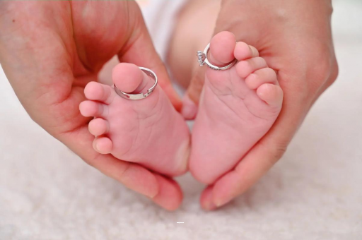 深圳合法供卵试管中心宝宝冒冷汗是怎么回事 深圳合法供卵试管中心宝宝冒冷汗是怎么回事